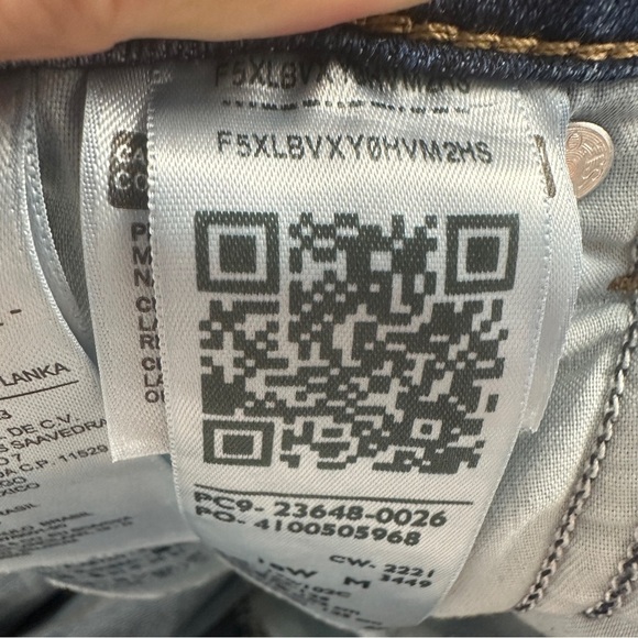 Levi's size 18W Classic Straight jeans, medium wash, casual, denim, weekend - Picture 12 of 12